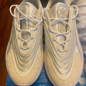 Women’s Adidas Ozelia white sneaker 8